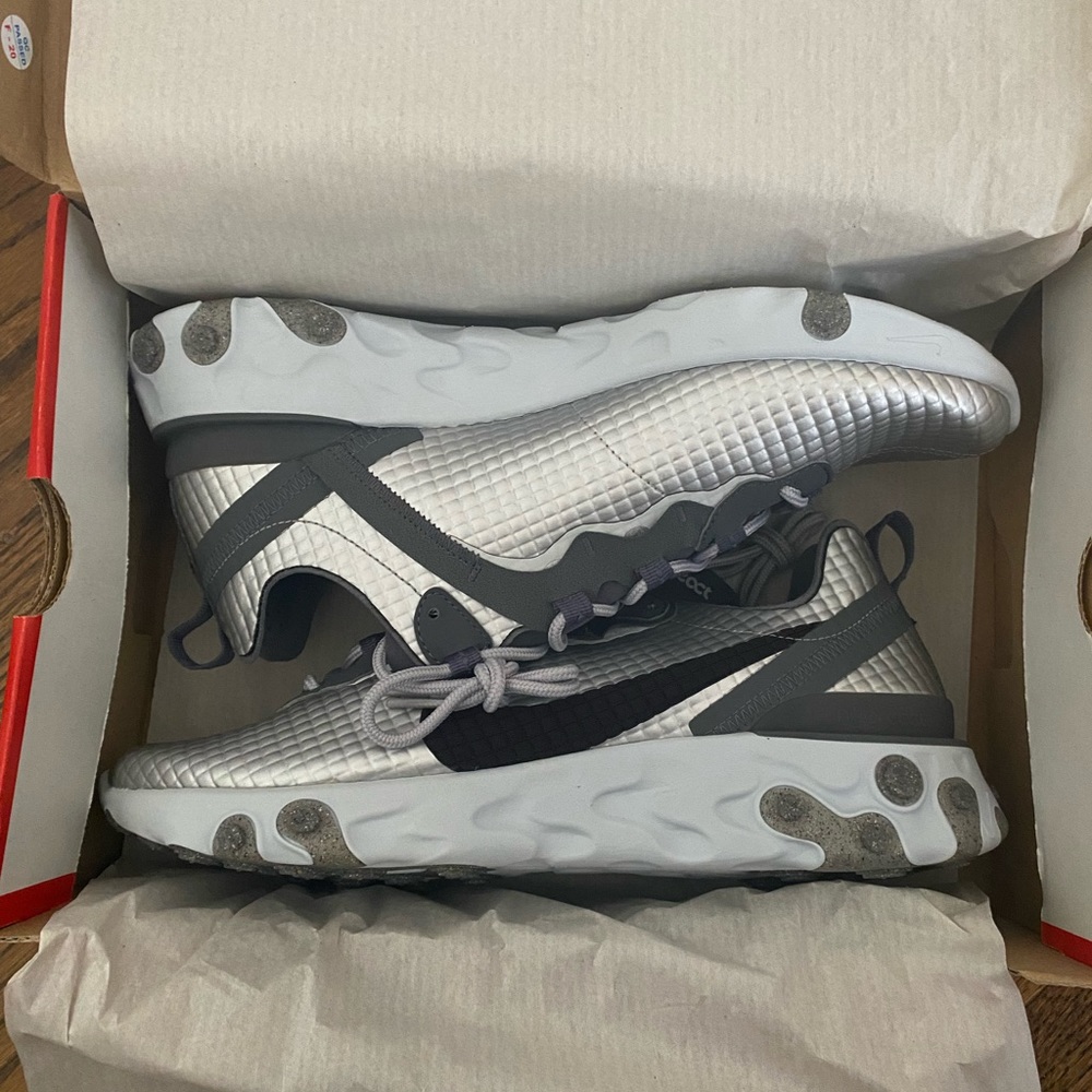 Nike React Element 55 PRM size 11 men, 12.5 women